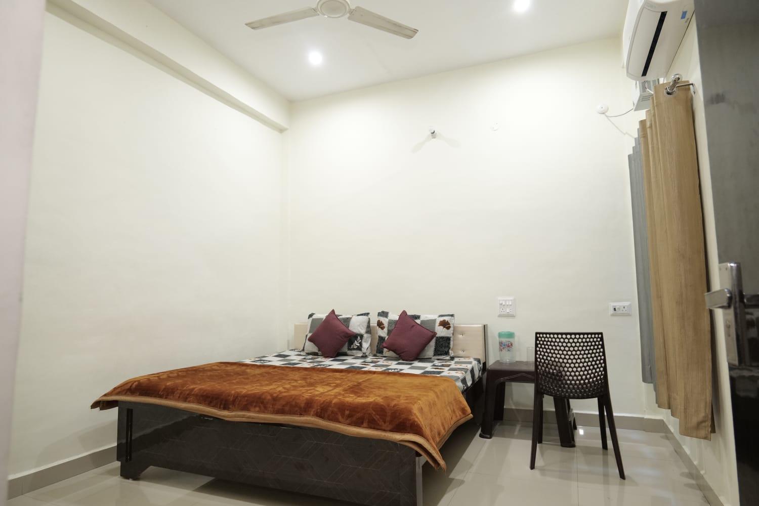 Hotel Jaanvi Órcsha Kültér fotó